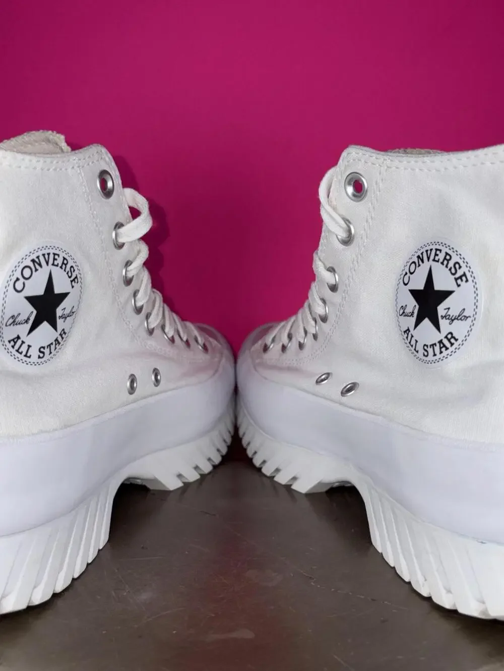 Converse Chuck Taylor All Star Lugged 2.0 White Canvas High Top Sneaker US 10